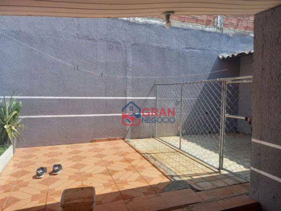Imagem Casa com 2 Quartos à Venda, 180 m² em Cajuru - Curitiba Imagem Casa com 2 Quartos à Venda, 180 m² em Cajuru - Curitiba
