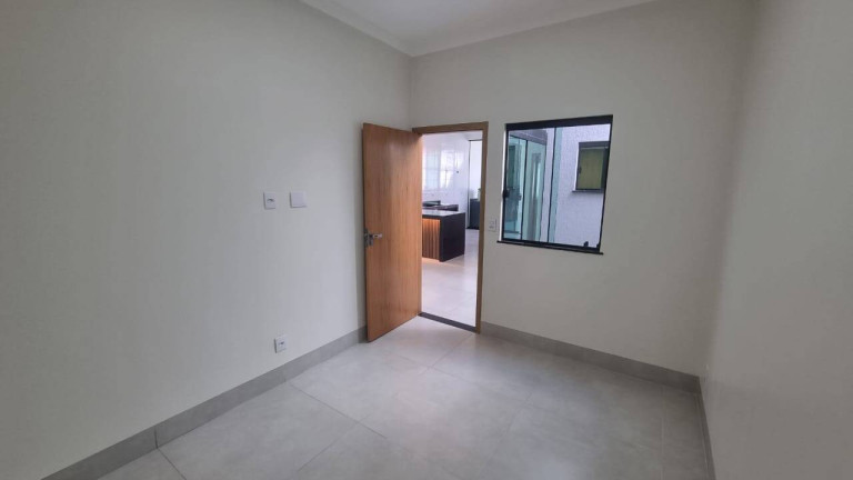 Imagem Casa com 3 Quartos à Venda, 128 m² em Moinho Dos Ventos - Goiânia Imagem Casa com 3 Quartos à Venda, 128 m² em Moinho Dos Ventos - Goiânia