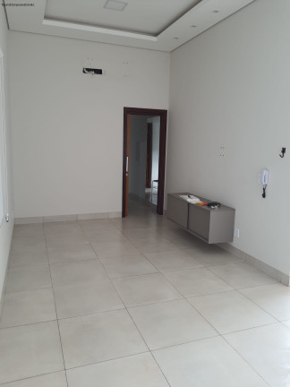 Imagem Imóvel com 3 Quartos à Venda,  em Sinop - Sinop