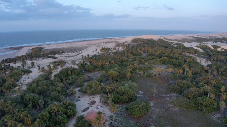 Imagem Terreno à Venda, 7 m² em Praia De Curimãs - Barroquinha Imagem Terreno à Venda, 7 m² em Praia De Curimãs - Barroquinha