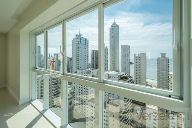 Imagem Apartamento com 4 Quartos à Venda, 146 m² em Centro - Balneário Camboriú Imagem Apartamento com 4 Quartos à Venda, 146 m² em Centro - Balneário Camboriú