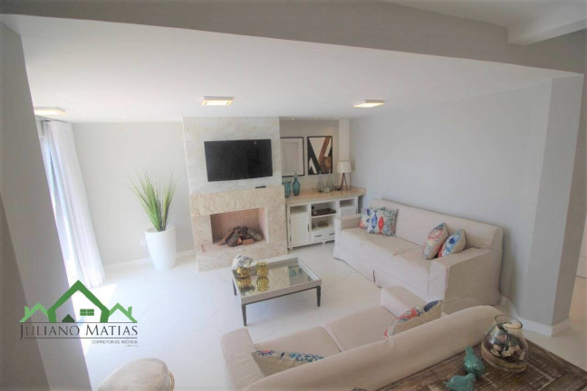 Imagem Sobrado com 5 Quartos à Venda, 204 m² em Itajuba - Barra Velha