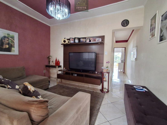 Imagem Casa com 5 Quartos à Venda, 202 m²