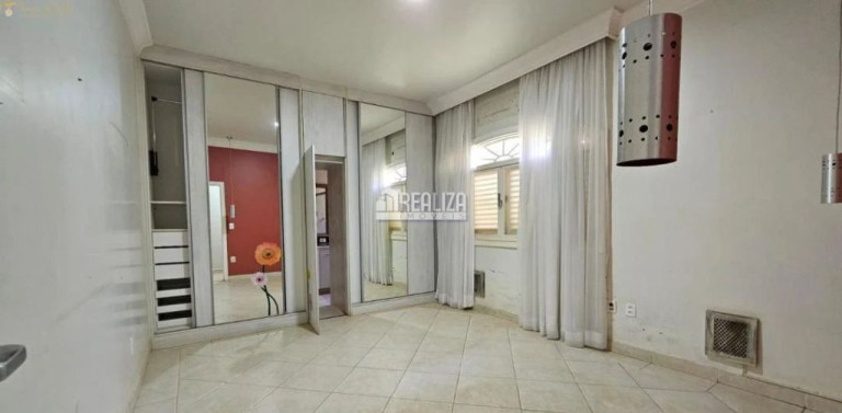 Imagem Casa com 4 Quartos à Venda, 1.093 m² em Estados Unidos - Uberaba Imagem Casa com 4 Quartos à Venda, 1.093 m² em Estados Unidos - Uberaba