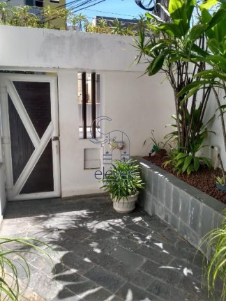 Imagem Casa com 5 Quartos à Venda, 800 m² em Pituba - Salvador Imagem Casa com 5 Quartos à Venda, 800 m² em Pituba - Salvador
