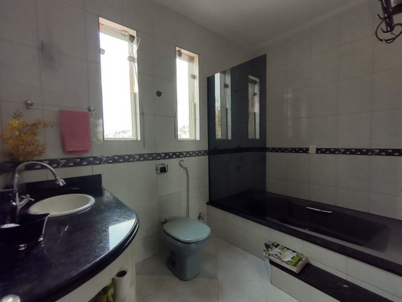 Imagem Casa com 5 Quartos à Venda, 220 m² em álvaro Camargos - Belo Horizonte