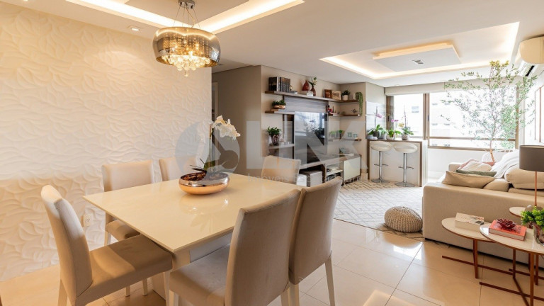Apartamento com 3 Quartos à Venda, 81 m² em Petrópolis - Porto Alegre