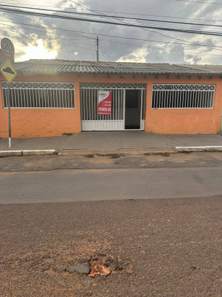 Casa com 4 Quartos à Venda,  em Grande Terceiro - Cuiabá