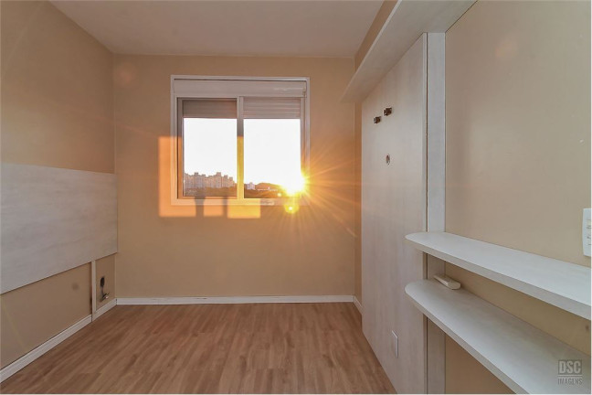 Imagem Imóvel com 2 Quartos à Venda, em Vila Nova - Porto Alegre Imagem Imóvel com 2 Quartos à Venda, em Vila Nova - Porto Alegre