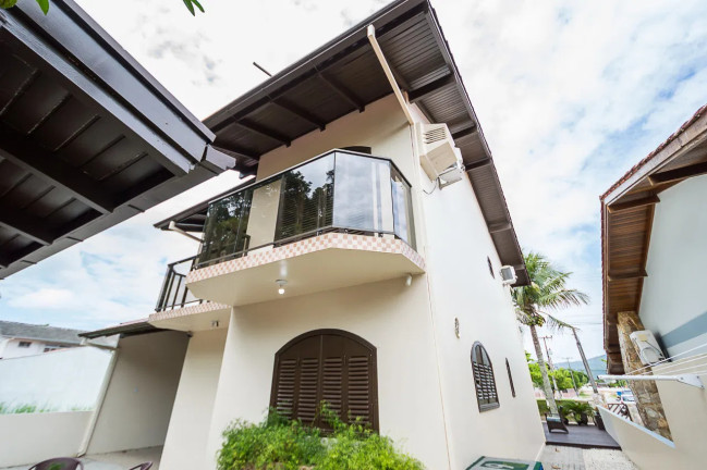 Imagem Casa com 3 Quartos à Venda, 160 m² em Morrinhos - Bombinhas