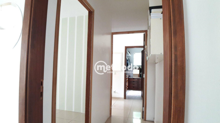 Imagem Casa com 6 Quartos à Venda, 302 m² em Taquaral - Campinas Imagem Casa com 6 Quartos à Venda, 302 m² em Taquaral - Campinas