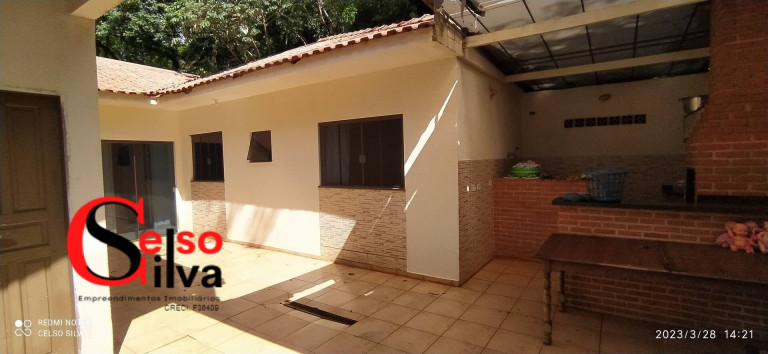 Imagem Casa com 3 Quartos à Venda, 380 m² em Zona 04 - Maringá
