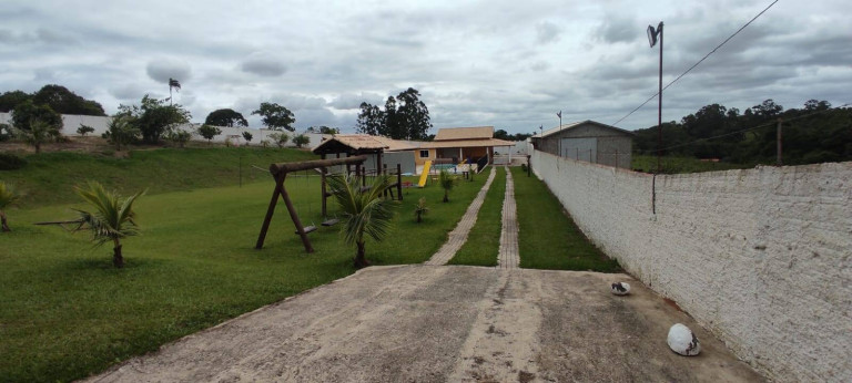 Imagem Chácara com 3 Quartos à Venda, 1.000 m² em Zona Distribuidora - Sarapuí Imagem Chácara com 3 Quartos à Venda, 1.000 m² em Zona Distribuidora - Sarapuí