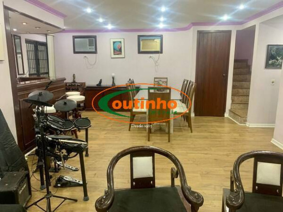 Imagem Casa com 4 Quartos à Venda, 400 m² em Grajaú - Rio De Janeiro Imagem Casa com 4 Quartos à Venda, 400 m² em Grajaú - Rio De Janeiro