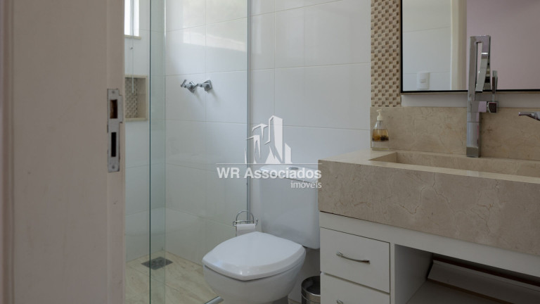 Imagem Casa com 8 Quartos à Venda, 2.200 m²
