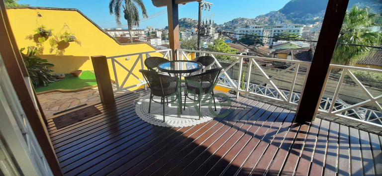 Imagem Casa com 4 Quartos à Venda, 230 m² em Parque Das Palmeiras - Angra Dos Reis