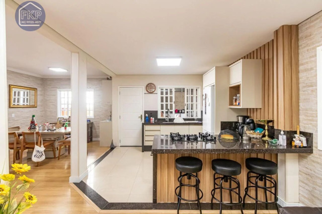 Imagem Casa com 3 Quartos à Venda, 178 m² em Ariribá - Balneário Camboriú Imagem Casa com 3 Quartos à Venda, 178 m² em Ariribá - Balneário Camboriú