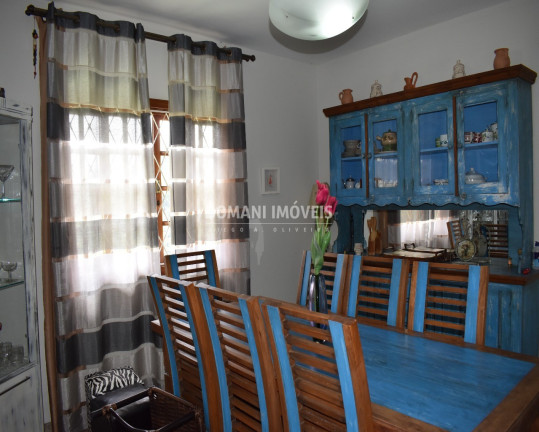 Imagem Casa com 4 Quartos à Venda, 260 m² em Região Do Jaguaribe - Campos Do Jordão