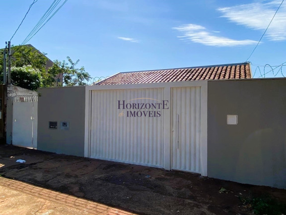 Casa com 3 Quartos para Alugar, 152 m² em Jardim Jacy - Campo Grande