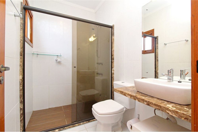 Imagem Casa com 3 Quartos à Venda, em Hípica - Porto Alegre Imagem Casa com 3 Quartos à Venda, em Hípica - Porto Alegre