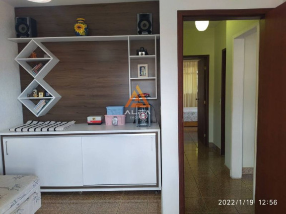 Imagem Casa com 2 Quartos à Venda, 75 m²