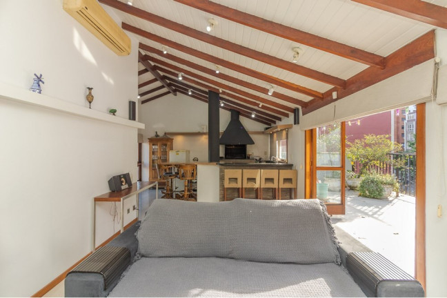 Casa de Condomínio com 4 Quartos à Venda, 238 m²