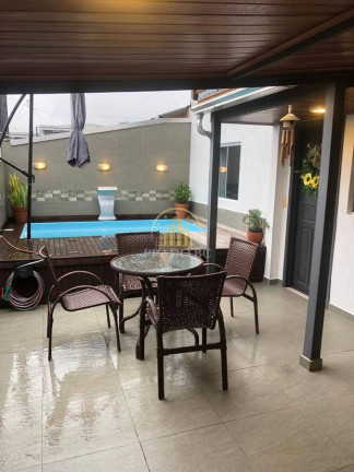 Casa com 3 Quartos à Venda, 73 m² em Espinheiros - Itajaí