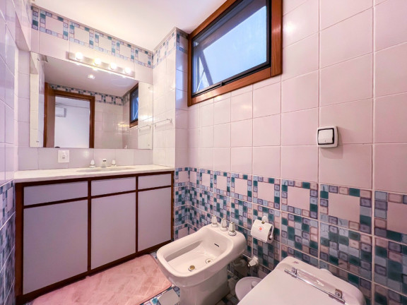 Imagem Apartamento com 4 Quartos à Venda, 278 m² em Moinhos De Vento - Porto Alegre