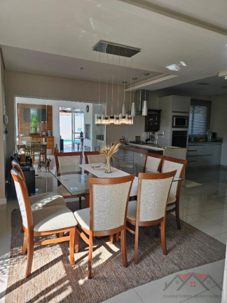 Imagem Sobrado com 3 Quartos à Venda, 295 m² em Bucarein - Joinville