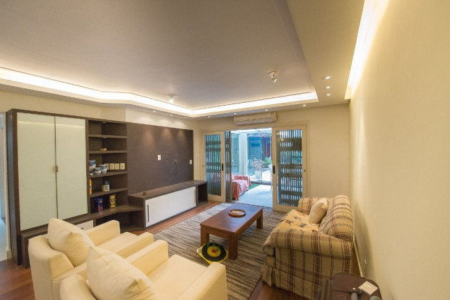 Imagem Casa com 4 Quartos à Venda, 272 m² em Rio Branco - Porto Alegre