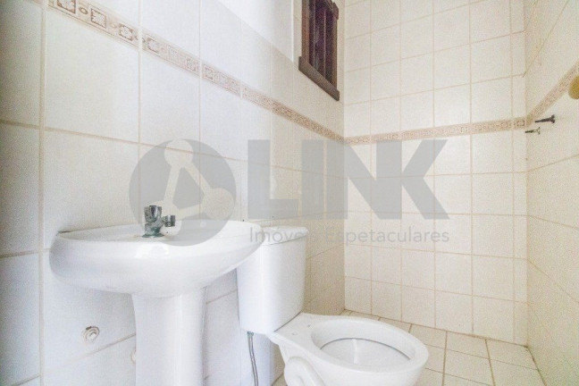Imagem Casa com 3 Quartos à Venda, 297 m² em Jardim Itu - Porto Alegre Imagem Casa com 3 Quartos à Venda, 297 m² em Jardim Itu - Porto Alegre