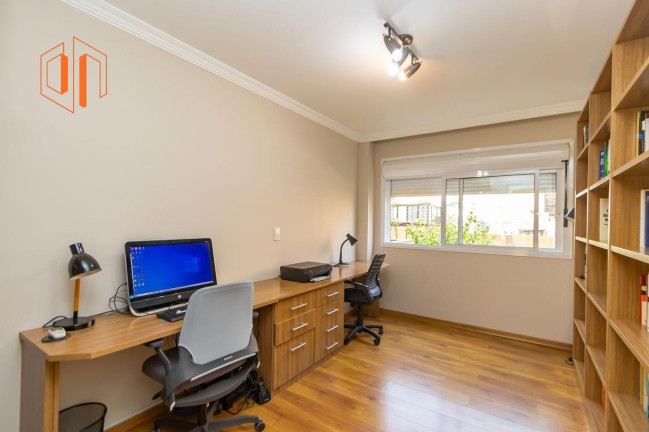 Imagem Casa com 5 Quartos à Venda, 370 m² em Ahú - Curitiba