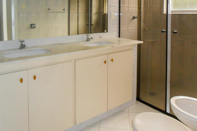 Imagem Apartamento com 3 Quartos à Venda, 130 m² em Pitangueiras - Guarujá