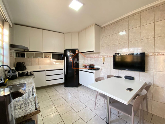 Imagem Casa com 2 Quartos à Venda, 108 m² em Centro - Mogi Mirim Imagem Casa com 2 Quartos à Venda, 108 m² em Centro - Mogi Mirim
