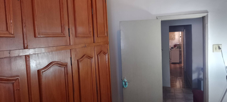 Imagem Casa com 2 Quartos à Venda, 140 m² em Ramos - Rio De Janeiro