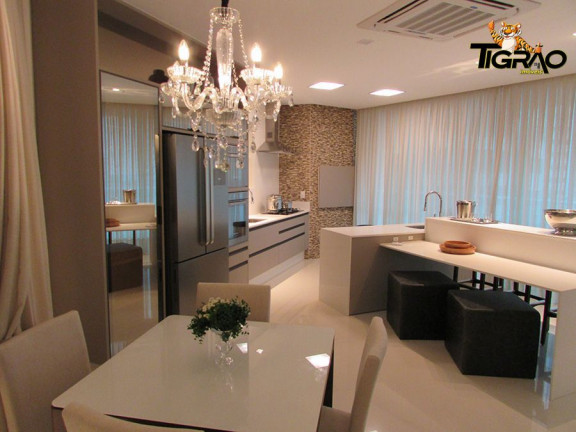 Imagem Apartamento com 3 Quartos à Venda, 140 m² em Centro - Balneário Camboriú