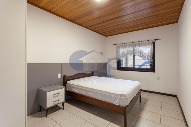 Imagem Casa com 4 Quartos à Venda, 335 m² em Paraíso (distrito) - Torres