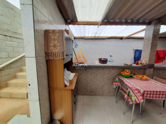 Imagem Casa com 2 Quartos à Venda, 56 m²