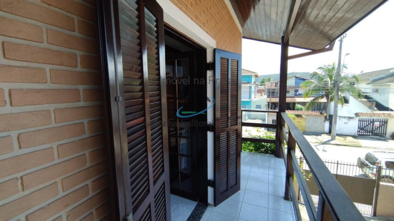 Imagem Casa com 3 Quartos à Venda, 144 m² em Massaguaçu - Caraguatatuba