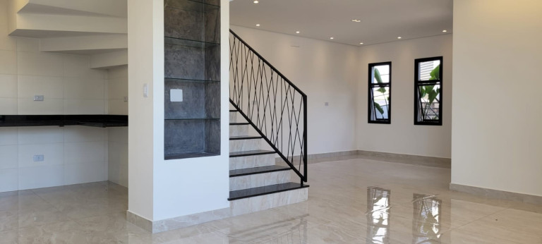 Imagem Sobrado com 4 Quartos à Venda, 200 m² em Villas Do Jaguari - Santana De Parnaíba