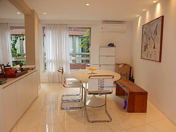 Imagem Apartamento com 2 Quartos à Venda,  em Leblon - Rio De Janeiro