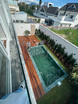 Imagem Casa com 4 Quartos à Venda, em Pedra Branca - Palhoça Imagem Casa com 4 Quartos à Venda, em Pedra Branca - Palhoça