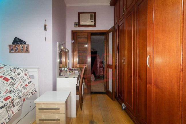 Imagem Casa com 3 Quartos à Venda, 272 m² em Santa Cecília - Porto Alegre Imagem Casa com 3 Quartos à Venda, 272 m² em Santa Cecília - Porto Alegre