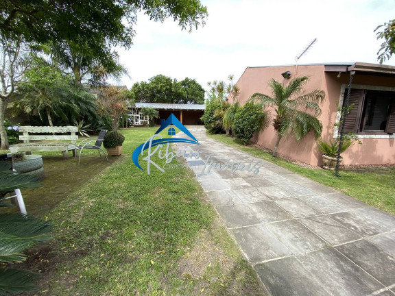 Imagem Casa com 4 Quartos à Venda, 270 m² em Centro - Imbé