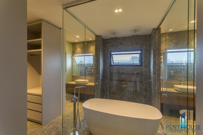 Imagem Casa com 4 Quartos à Venda, 390 m² em Centro - Camboriú Imagem Casa com 4 Quartos à Venda, 390 m² em Centro - Camboriú