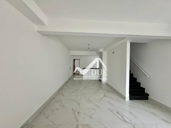Sobrado com 3 Quartos à Venda, 150 m² em Embaré - Santos