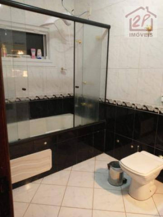 Imagem Sobrado com 5 Quartos à Venda, 209 m² em Vila Zezé - Jacareí