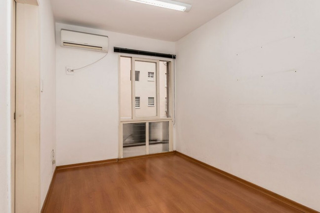 Imagem Apartamento com 1 Quarto à Venda, 27 m² em Centro Histórico - Porto Alegre Imagem Apartamento com 1 Quarto à Venda, 27 m² em Centro Histórico - Porto Alegre