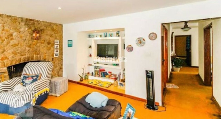 Casa com 3 Quartos para Alugar, 310 m² em Granja Julieta - São Paulo
