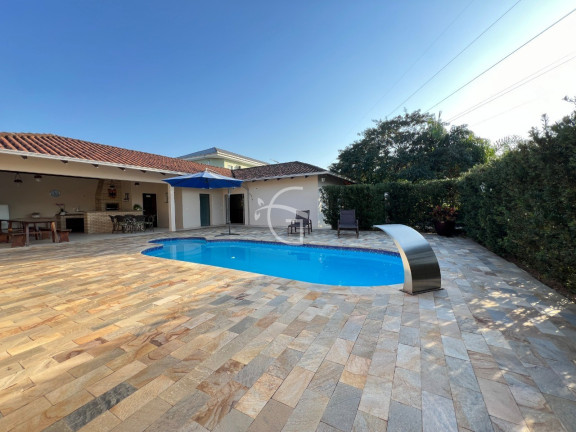 Casa com 3 Quartos à Venda,  em Glória - Joinville